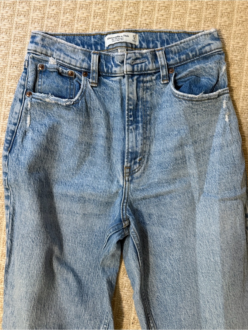 Abercrombie & Fitch Curve Love Ultra High Rise 90s Straight Jean